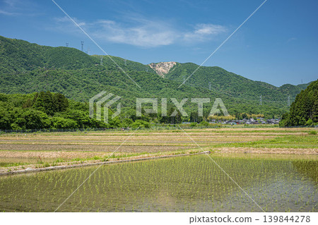 滋賀縣高島市牧野町奧琵琶湖寧靜的鄉村景色 139844278