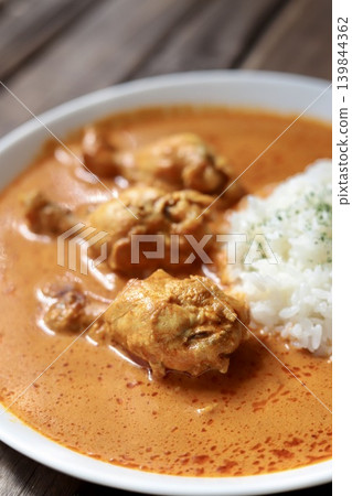 用雞腿肉做的奶油咖哩雞 用雞腿肉做的奶油咖哩雞 139844362