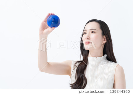有地球的一名婦女 139844560