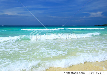 Okinawa's beautiful sea Okinawa's beautiful sea 139845315