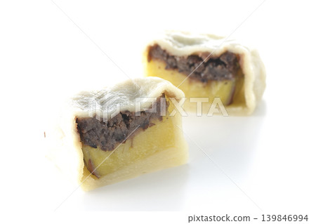 Ikinari Dango photographed against a white background Ikinari Dango photographed against a white background 139846994