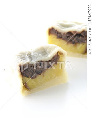以白色背景拍攝的伊基納裡團子 以白色背景拍攝的伊基納裡團子 139847001