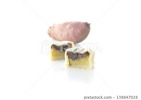 I photographed Ikinari Dango and sweet potatoes against a white background. I photographed Ikinari Dango and sweet potatoes against a white background. 139847028