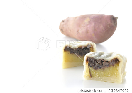 I photographed Ikinari Dango and sweet potatoes against a white background. I photographed Ikinari Dango and sweet potatoes against a white background. 139847032