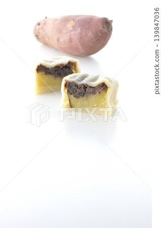 I photographed Ikinari Dango and sweet potatoes against a white background. I photographed Ikinari Dango and sweet potatoes against a white background. 139847036