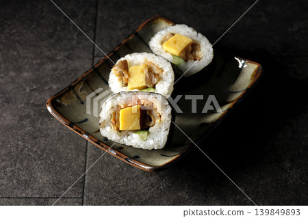 Conger eel roll sushi 139849893