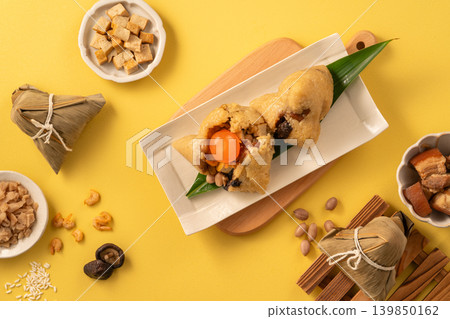 Zongzi (rice dumpling) Dragon Boat Festival Top view zongzi rice dumpling duanwu Taiwan チマキ 端午 Zongzi (rice dumpling) Dragon Boat Festival Top view zongzi rice dumpling duanwu Taiwan チマキ 端午 139850162