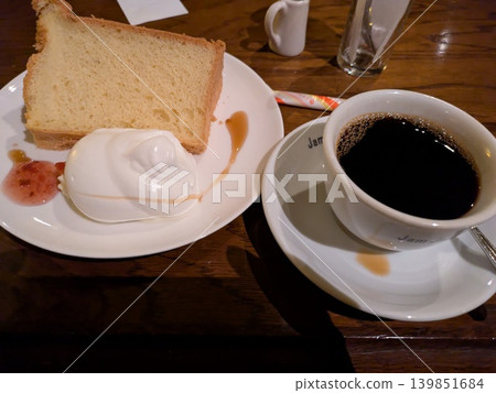 Cake to drink at a cafe Cake to drink at a cafe 139851684