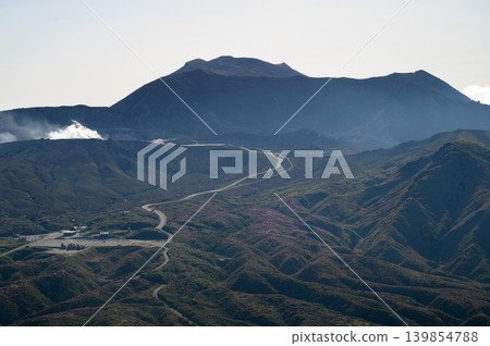 從艾伯西山眺望宮山霧島杜鵑 139854788