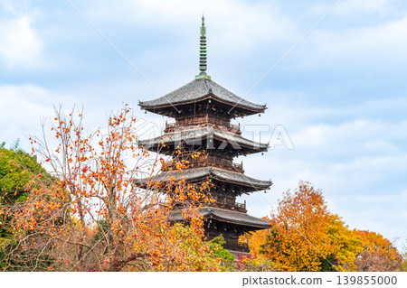岡山縣總社市備中國分寺深秋景色:五重塔在秋葉映襯下若隱若現(2),岡山縣 岡山縣總社市備中國分寺深秋景色:五重塔在秋葉映襯下若隱若現(2),岡山縣 139855000