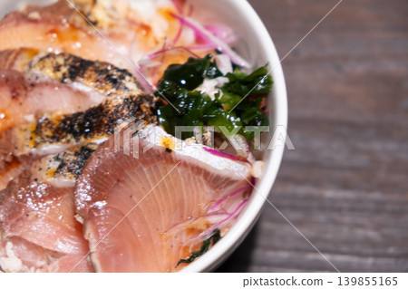 Image of fresh yellowtail tataki rice bowl Image of fresh yellowtail tataki rice bowl 139855165
