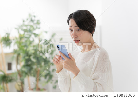 Female smartphone smartphone Female smartphone smartphone 139855369