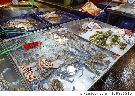Crab sold in a Thai market Crab sold in a Thai market 139855510
