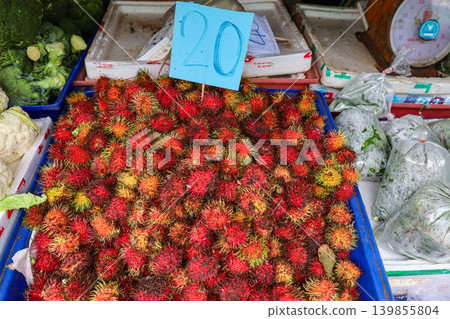 紅毛丹在泰國市場販售 紅毛丹在泰國市場販售 139855804