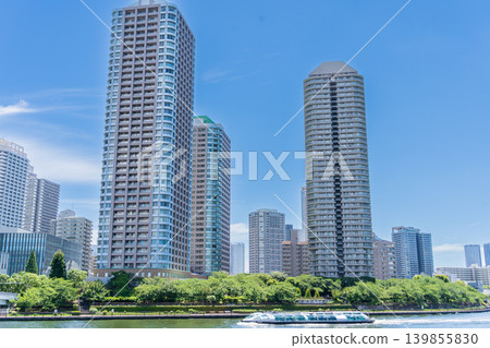 行駛於中央區隅田川的“東京”水上巴士“Hotaluna” 139855830