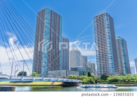 行駛於中央區隅田川的“東京”水上巴士“Hotaluna” 139855833