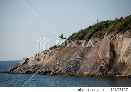石川縣加賀市片野海岸沿線的海崖景觀以及日本海 139857137