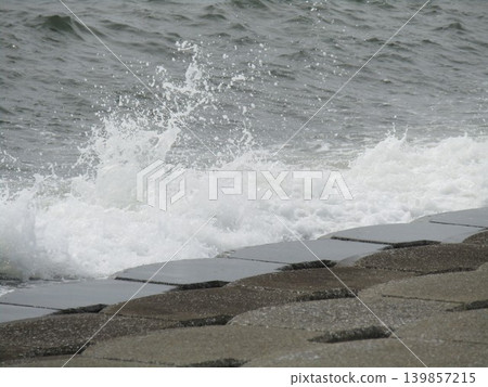 White waves crashing on Kemigawahama Beach White waves crashing on Kemigawahama Beach 139857215
