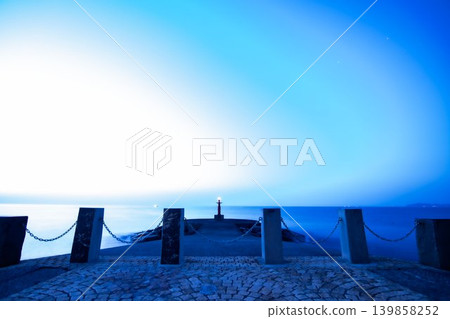 海岸線和燈塔 海岸線和燈塔 139858252