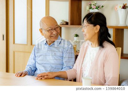 Senior couple consulting Senior couple consulting 139864010