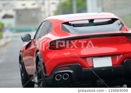 義大利製的紅色跑車 義大利製的紅色跑車 139864099