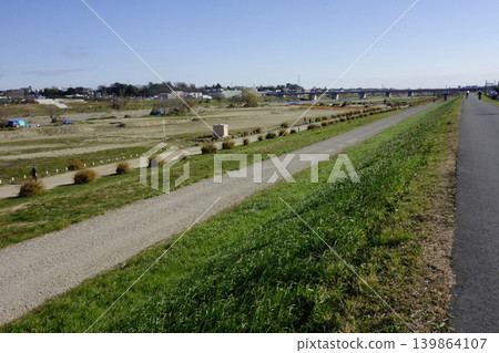 從二子新地眺望玉川河堤 從二子新地眺望玉川河堤 139864107