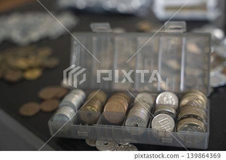 Japanese coins and small change - sorting 139864369