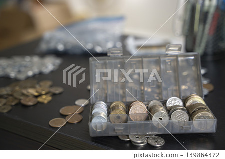 Japanese coins and small change - sorting 139864372