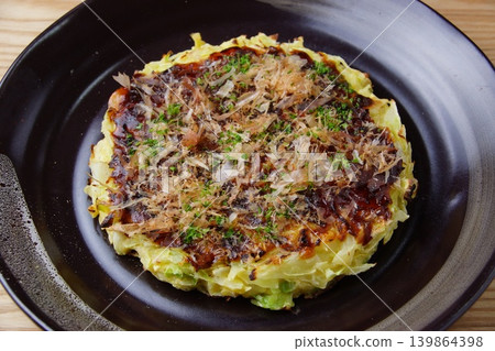 Pork ball okonomiyaki Pork ball okonomiyaki 139864398
