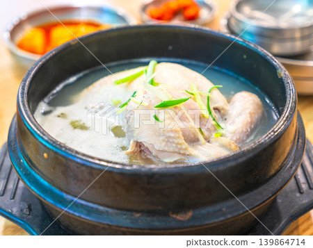 正宗韓國參雞湯 正宗韓國參雞湯 139864714