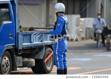 交警指揮交通(交警隊) 交警指揮交通(交警隊) 139865449
