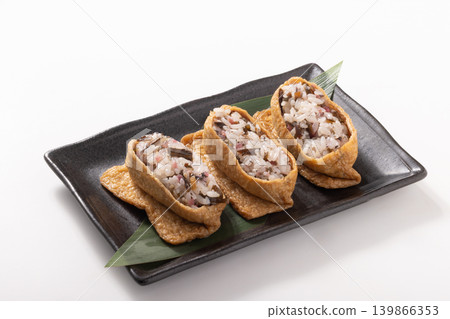 Inari sushi (Rishiri kelp, plum) Inari sushi (Rishiri kelp, plum) 139866353