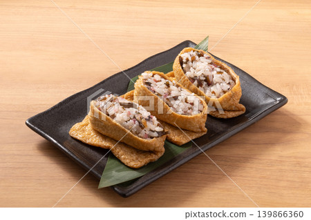 Inari sushi (Rishiri kelp, plum) 139866360
