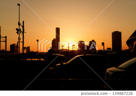 被夕陽染色的城市 被夕陽染色的城市 139867226