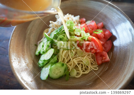 冰鎮拉麵，夏日最佳選擇 139869297