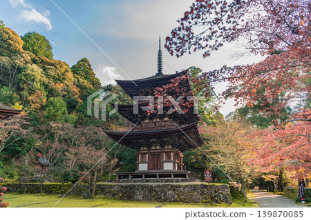 The three-story pagoda of Seimei-ji Temple in Shiga Prefecture is a national treasure. The three-story pagoda of Seimei-ji Temple in Shiga Prefecture is a national treasure. 139870085