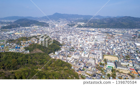 Awaji Island, Sumoto City's central urban area and lush mountain range (drone aerial photography) Awaji Island, Sumoto City's central urban area and lush mountain range (drone aerial photography) 139870584