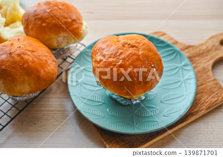Homemade salt bread with plenty of butter 139871701