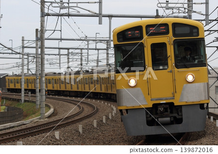 西武新2000系列車運行於所澤~西所澤之間 西武新2000系列車運行於所澤~西所澤之間 139872016