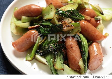 Stir-fried bok choy and sausage Stir-fried bok choy and sausage 139872168