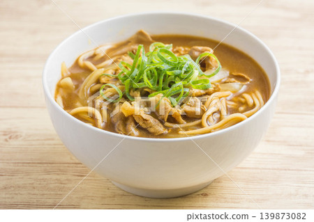 烏龍麵餐廳的肉咖哩拉麵 烏龍麵餐廳的肉咖哩拉麵 139873082