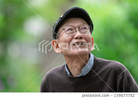 Senior man portrait Senior man portrait 139873782