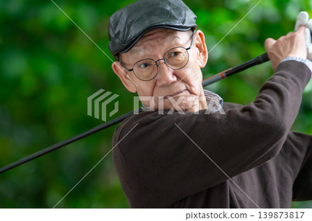 老年男子肖像，高爾夫 139873817