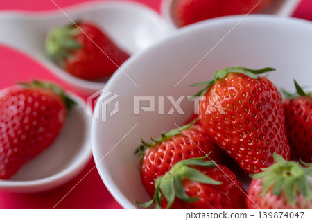 美味的草莓 美味的草莓 139874047