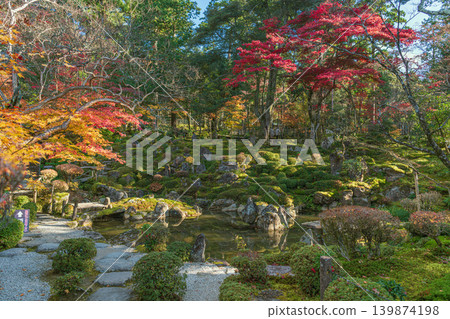 滋賀縣清明寺風景庭園的秋景 滋賀縣清明寺風景庭園的秋景 139874198