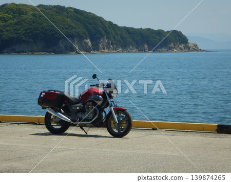 小豆島：大海和摩托車 139874265