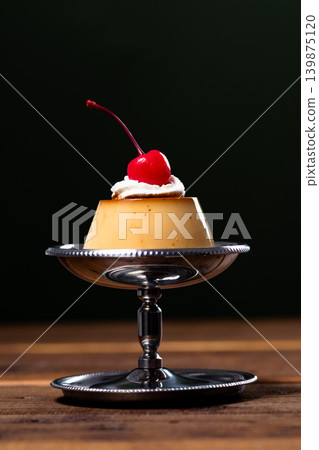 A firm pudding from an old-fashioned coffee shop. 139875120