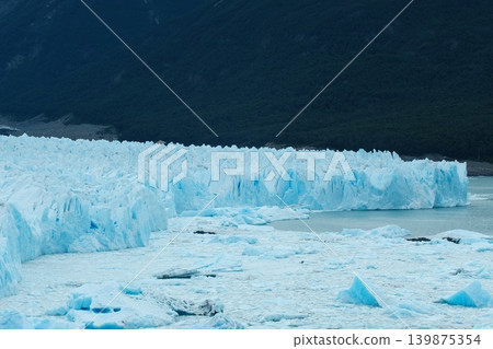 [Argentina] Perito Moreno Glacier 139875354
