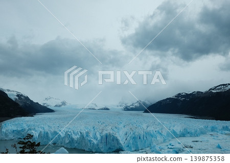 [Argentina] Perito Moreno Glacier 139875358