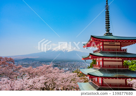 Mount Fuji and cherry blossoms in full bloom (Kawaguchiko, Yamanashi) Mount Fuji and cherry blossoms in full bloom (Kawaguchiko, Yamanashi) 139877680